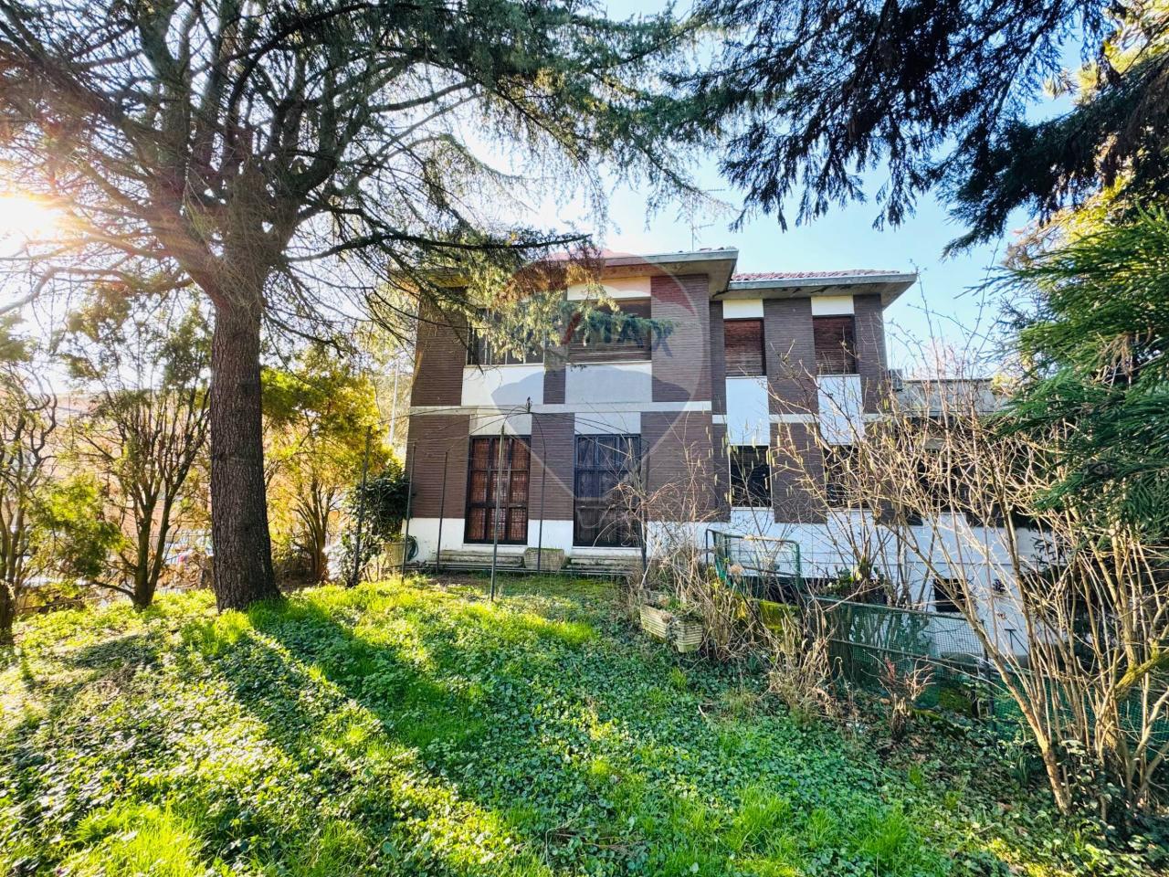 7 rooms Villa in Pavia, Italy No. 15567