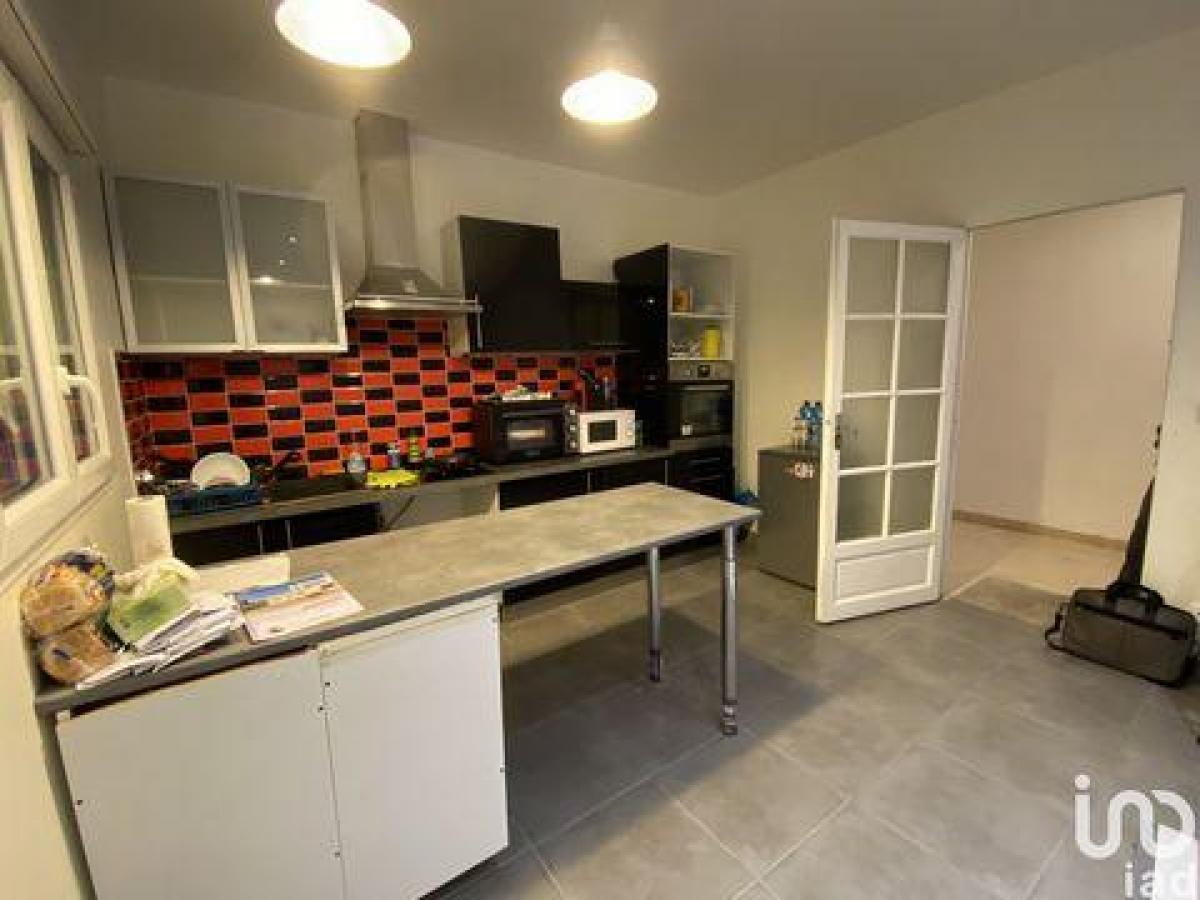 2 bedrooms Condo in Arpajon, France No. 15482