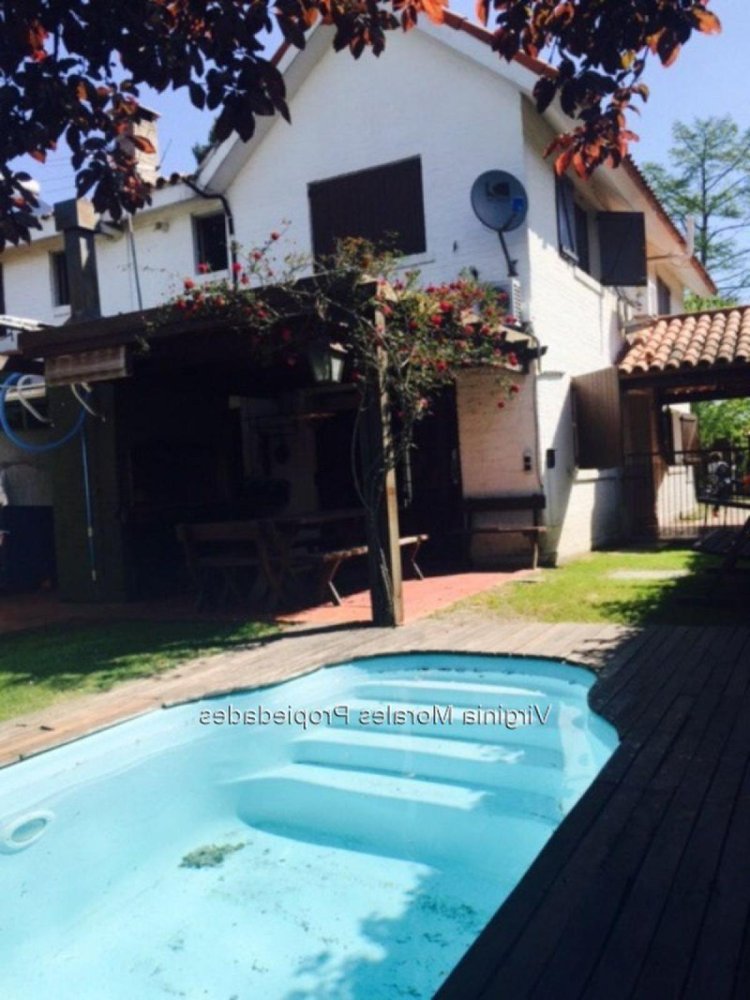 3 bedrooms House in Montevideo, Uruguay No. 9307