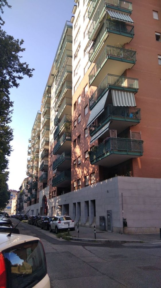 32m² Garage in Turin, Italy No. 268111