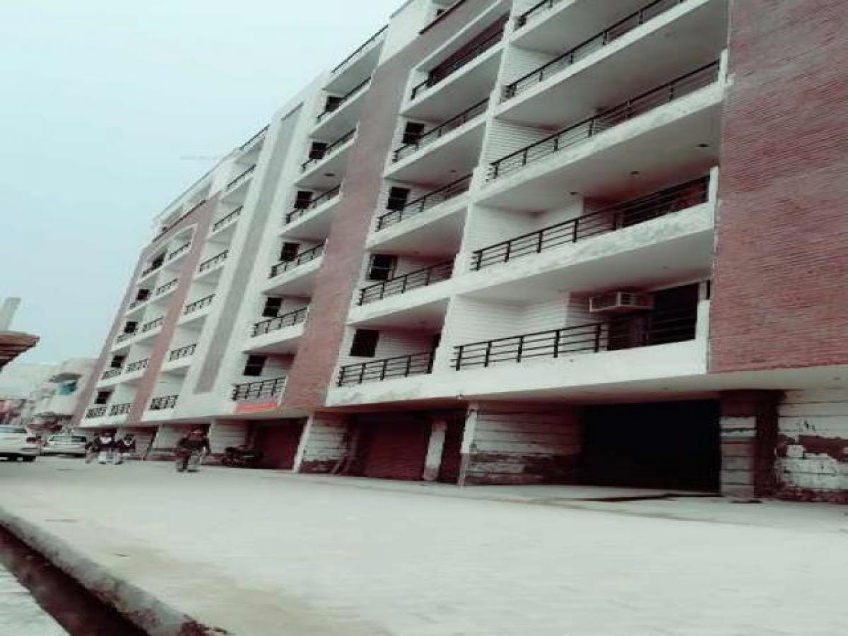 2 bedrooms House in Noida, India No. 22976