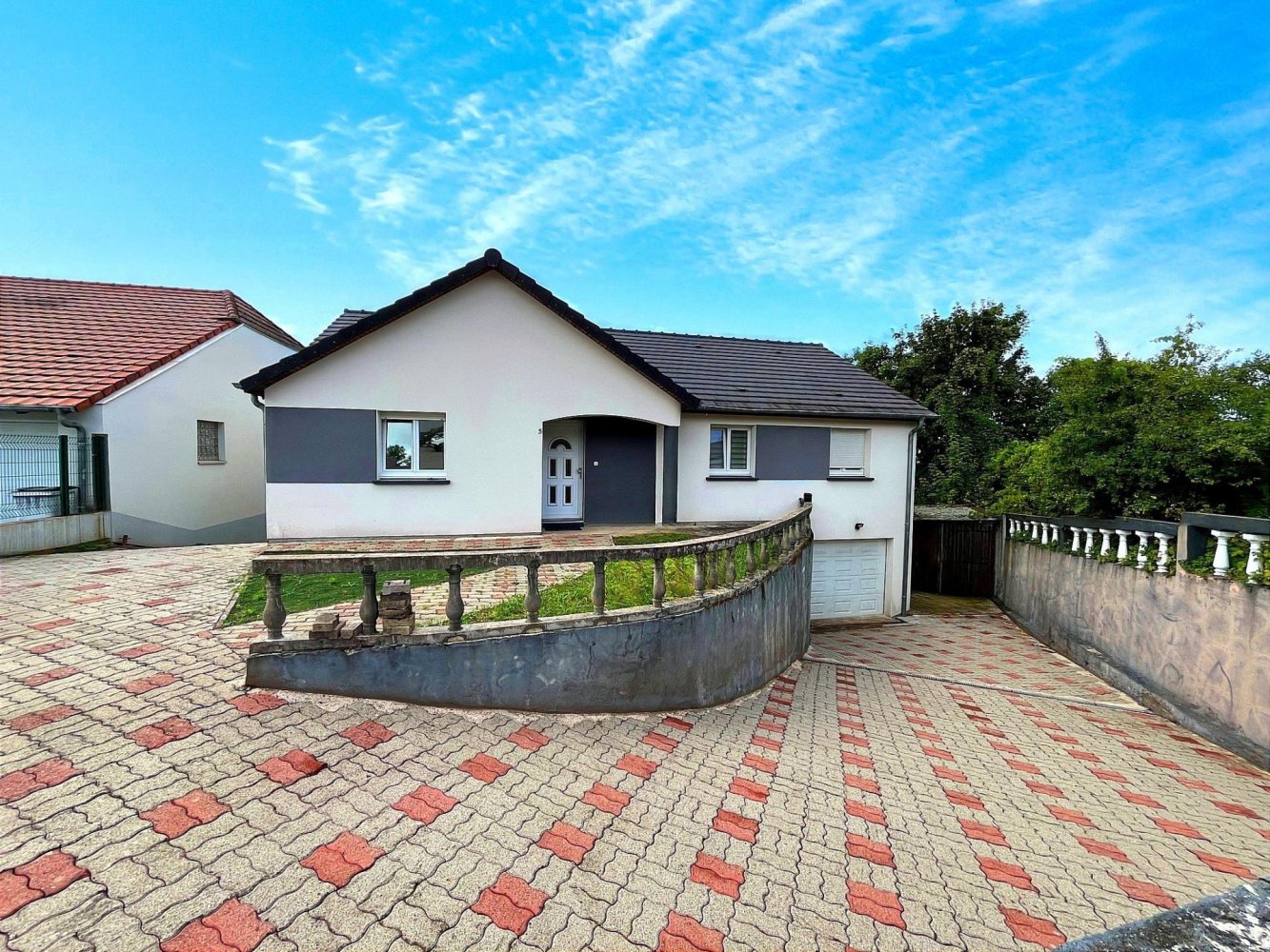 Casa de 4 dormitorios en Saint-Avold, France No. 244839