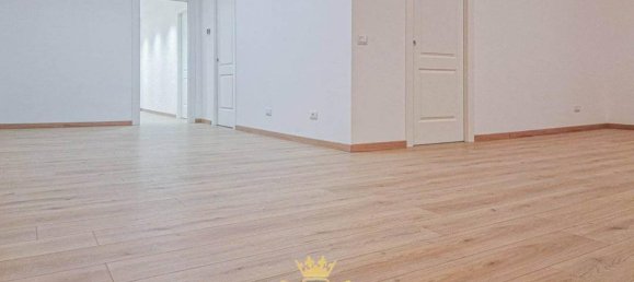 6 rooms Apartment in Verona, Italy No. 26360 2