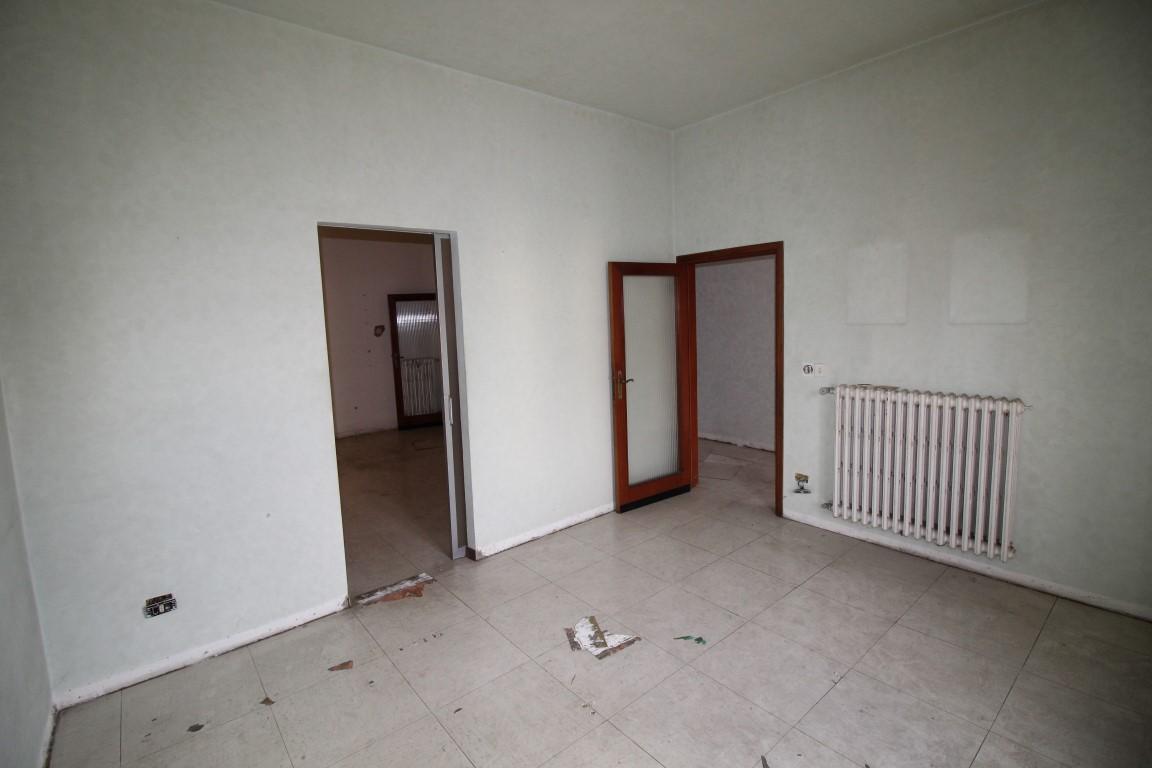 Apartamento de 5 habitaciónes en San Giovanni Valdarno, Italy No. 231752