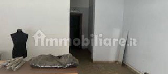3 rooms Commercial property in Turin, Italy No. 123657 2