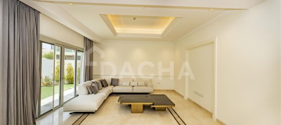 4 bedrooms Villa in Dubai, UAE No. 27999 3