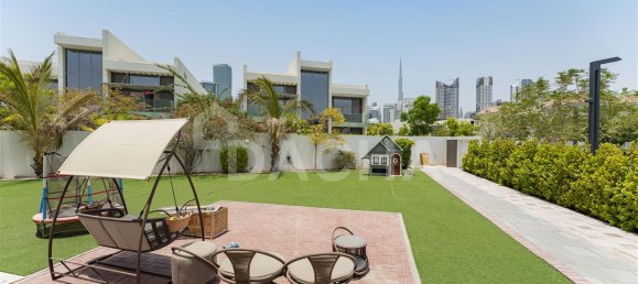 4 bedrooms Villa in Dubai, UAE No. 27999 28