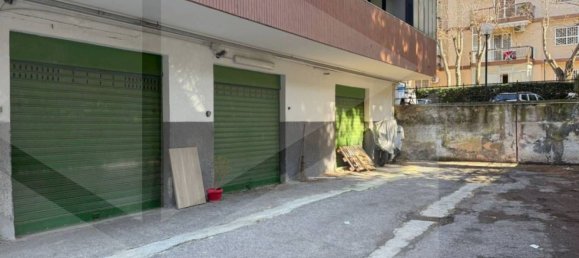 115m² Office in Bari, Italy No. 17342 3