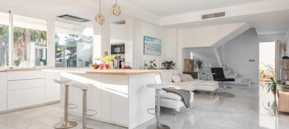 5 bedrooms Villa in Marbella, Spain No. 118531 14