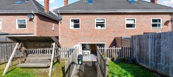 4 bedrooms House in Epsom, United Kingdom No. 9672 11