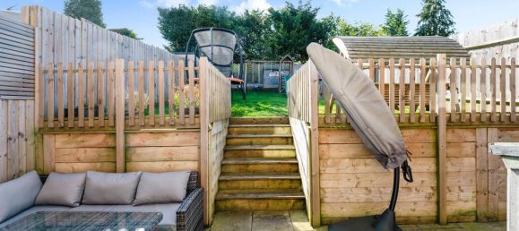 4 bedrooms House in Epsom, United Kingdom No. 9672 39