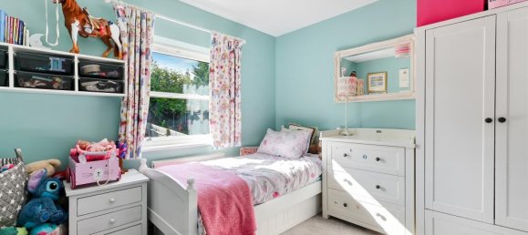 4 bedrooms House in Epsom, United Kingdom No. 9672 37