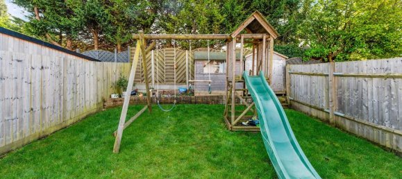 4 bedrooms House in Epsom, United Kingdom No. 9672 40