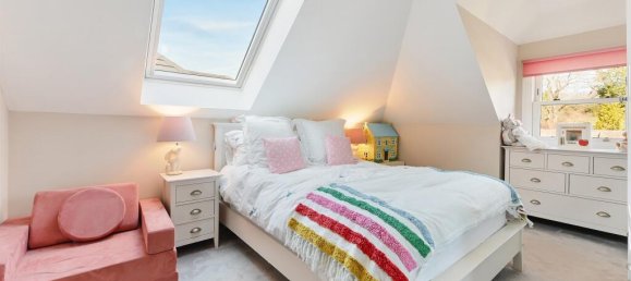 4 bedrooms House in Epsom, United Kingdom No. 9672 8