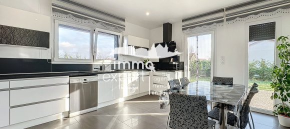 4 Schlafzimmer Schlösser in Poussay, France, Nr. 74215 2