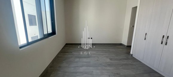 4 bedrooms Villa in Yas Island, UAE No. 95569 12