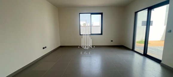 4 bedrooms Villa in Yas Island, UAE No. 95569 4