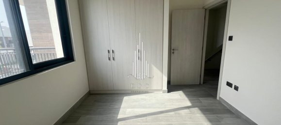 4 bedrooms Villa in Yas Island, UAE No. 95569 8