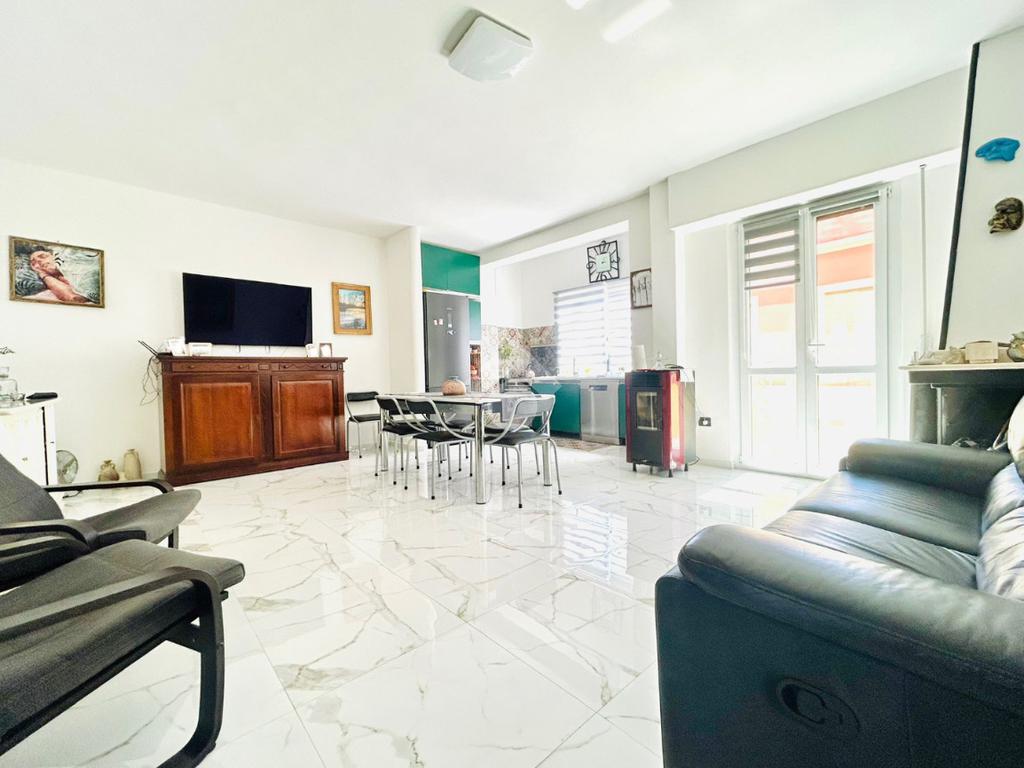 3 rooms Apartment in Selargius, Italy No. 361617