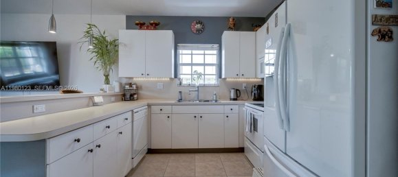 3 dormitorios villa en venta en Miami, Miami-Dade, Florida, USA № 615361 9