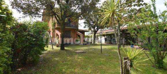 3 bedrooms Villa in Forte dei Marmi, Italy No. 194173 5