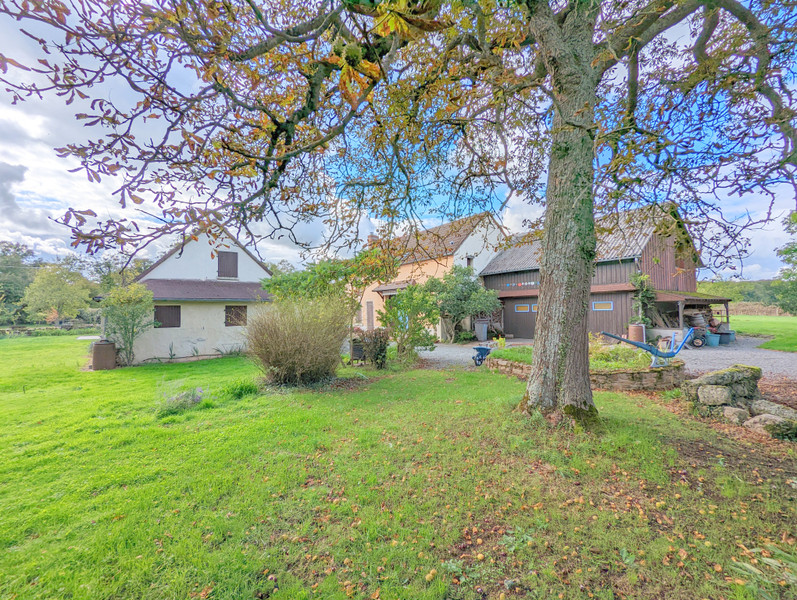 6 bedrooms House in Feusines, France No. 93405