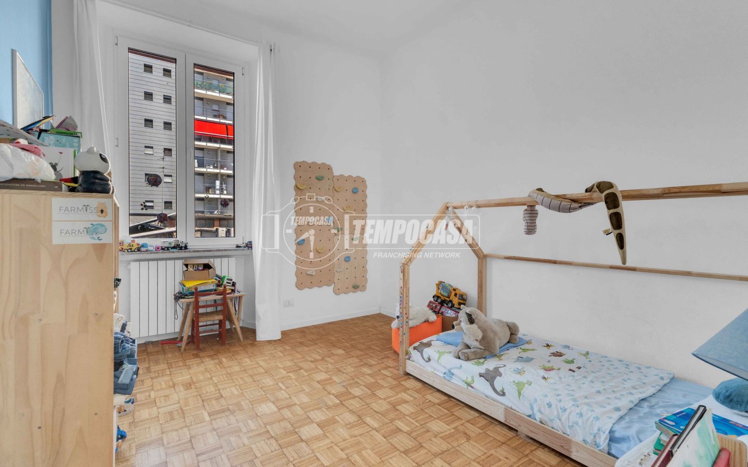 3 rooms Apartment in Milan, Italy No. 274440