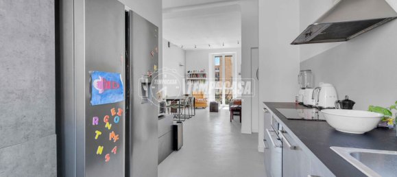 3 rooms Apartment in Milan, Italy No. 274440 6