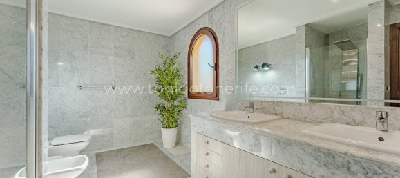 5 bedrooms Villa in Adeje, Spain No. 27335 23