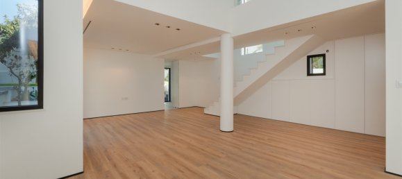 5 bedrooms Villa in Cascais, Portugal No. 107744 13