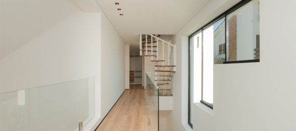 5 bedrooms Villa in Cascais, Portugal No. 107744 22