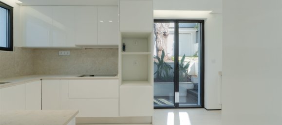 5 bedrooms Villa in Cascais, Portugal No. 107744 14