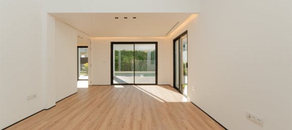 5 bedrooms Villa in Cascais, Portugal No. 107744 6