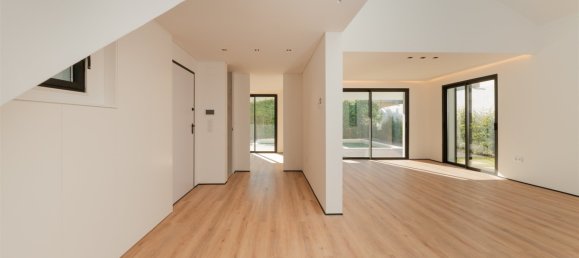 5 bedrooms Villa in Cascais, Portugal No. 107744 5