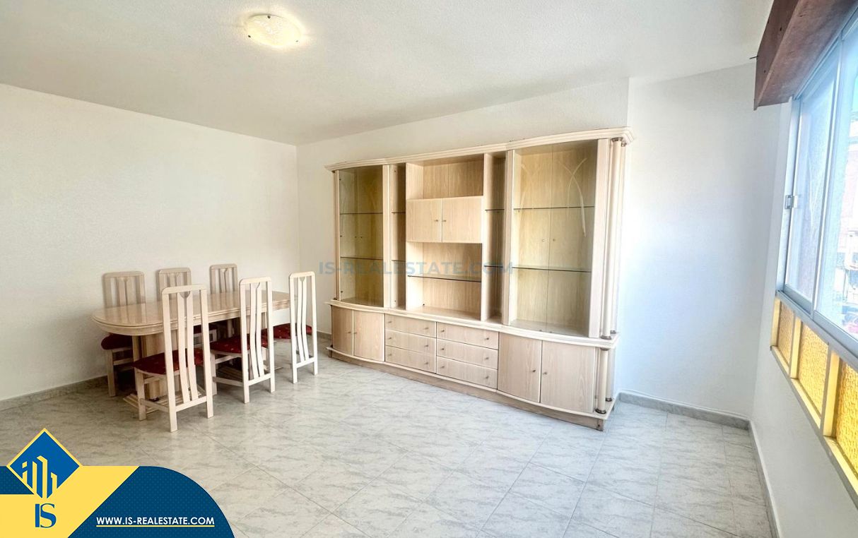 Apartamento de 3 dormitorios en Torrevieja, Spain No. 251761