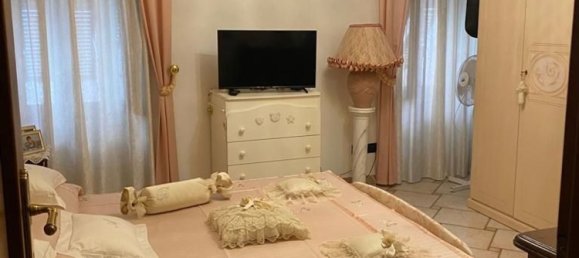 4 rooms Apartment in Carrara, Italy No. 27320 8