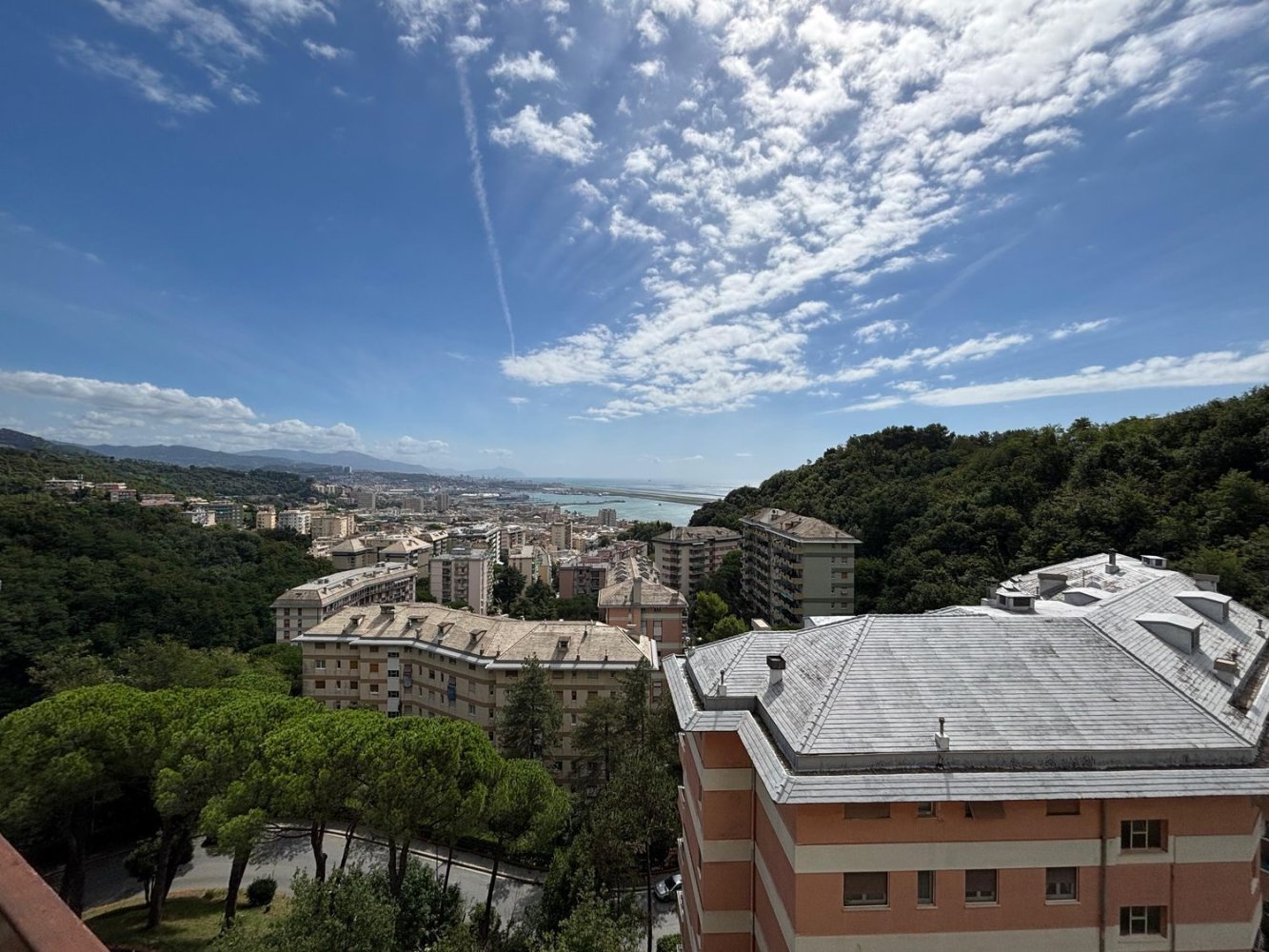 4 bedrooms Apartment in Genoa, Italy No. 335538