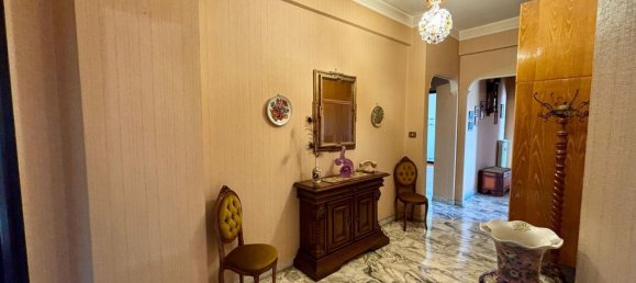 4 bedrooms Apartment in Genoa, Italy No. 335538 4
