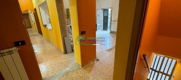 7 rooms House in Giarratana, Italy No. 261344 6
