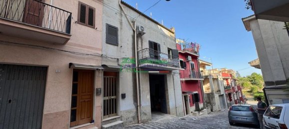 7 rooms House in Giarratana, Italy No. 261344 2