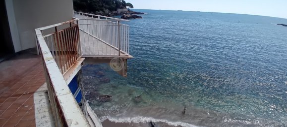 3 rooms Apartment in Lerici, Italy No. 265178 3