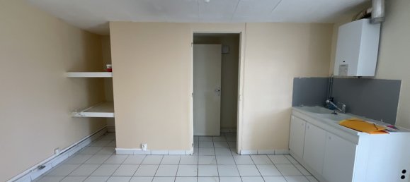 2 bedrooms House in Saint-Quentin, France No. 260172 3