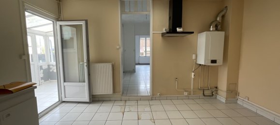 2 bedrooms House in Saint-Quentin, France No. 260172 2