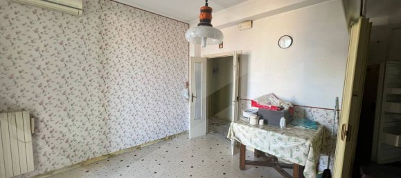 4 rooms Apartment in Molfetta, Italy No. 28498 3