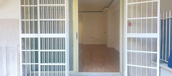 2 rooms Apartment in Rome, Italy No. 44878 4