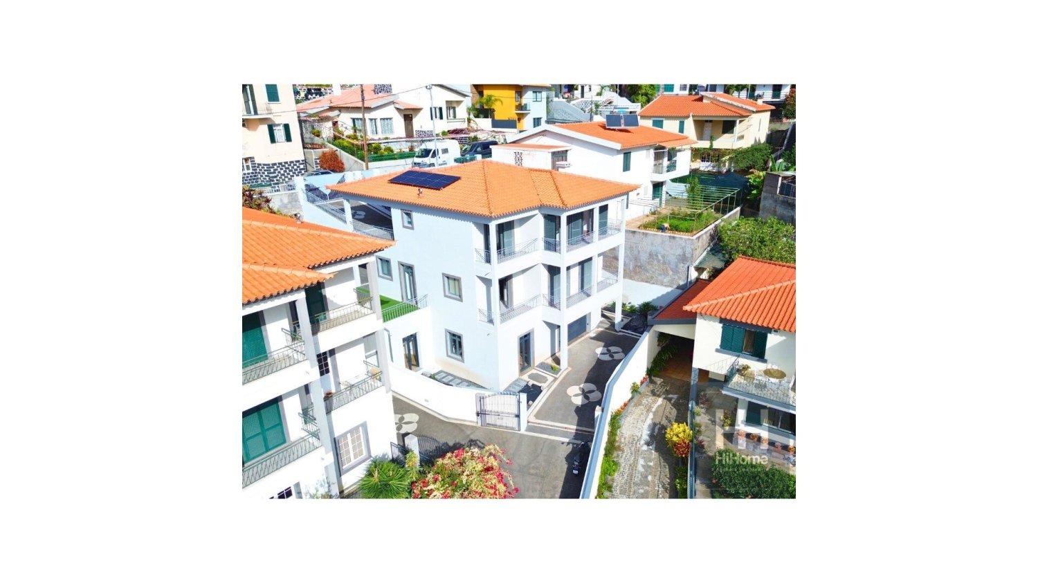 3 bedrooms Villa in Funchal, Portugal No. 141728