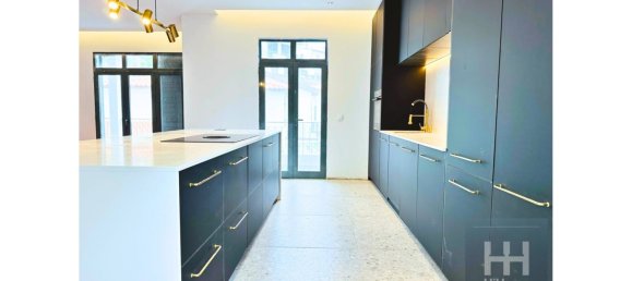 3 bedrooms Villa in Funchal, Portugal No. 141728 4