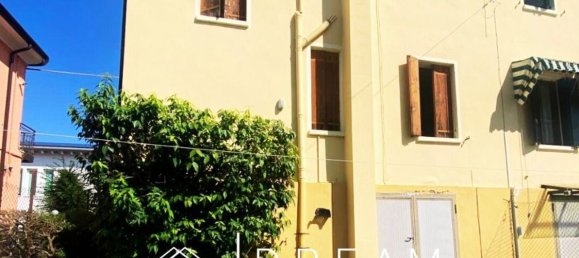6 rooms House in Castagnaro, Italy No. 54276 21