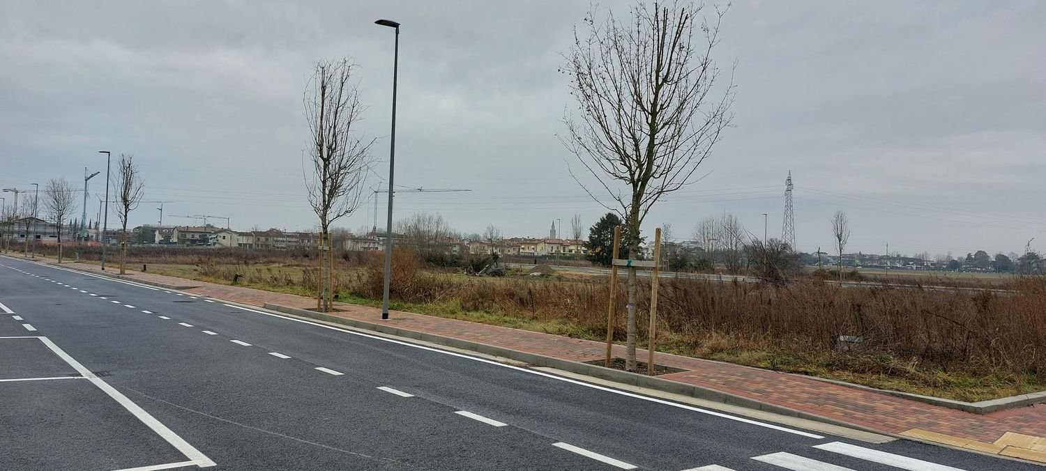 Terreno en Jesolo, Italy 804 m² No. 132778