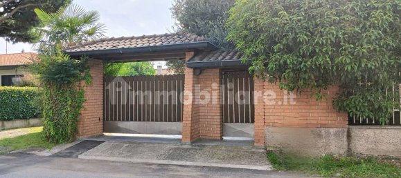 4 غرف نوم فيلا في Cerro Maggiore, Italy رقم 89747 26